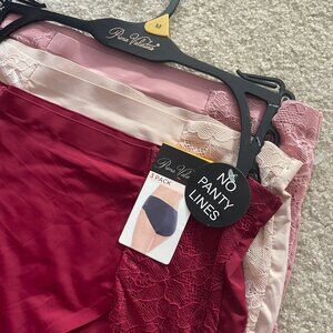 Prima Valentina New and a set, Comes with hanger and tags, Medium size